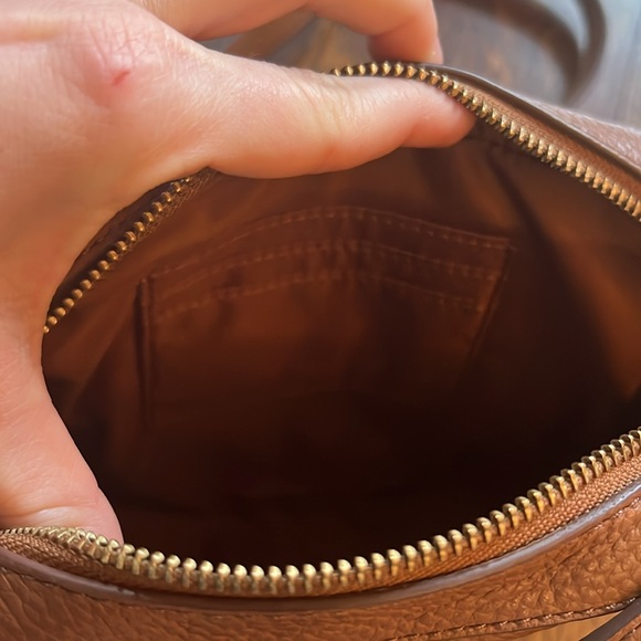 Leather Fossil Crossbody - Picture 5 of 5